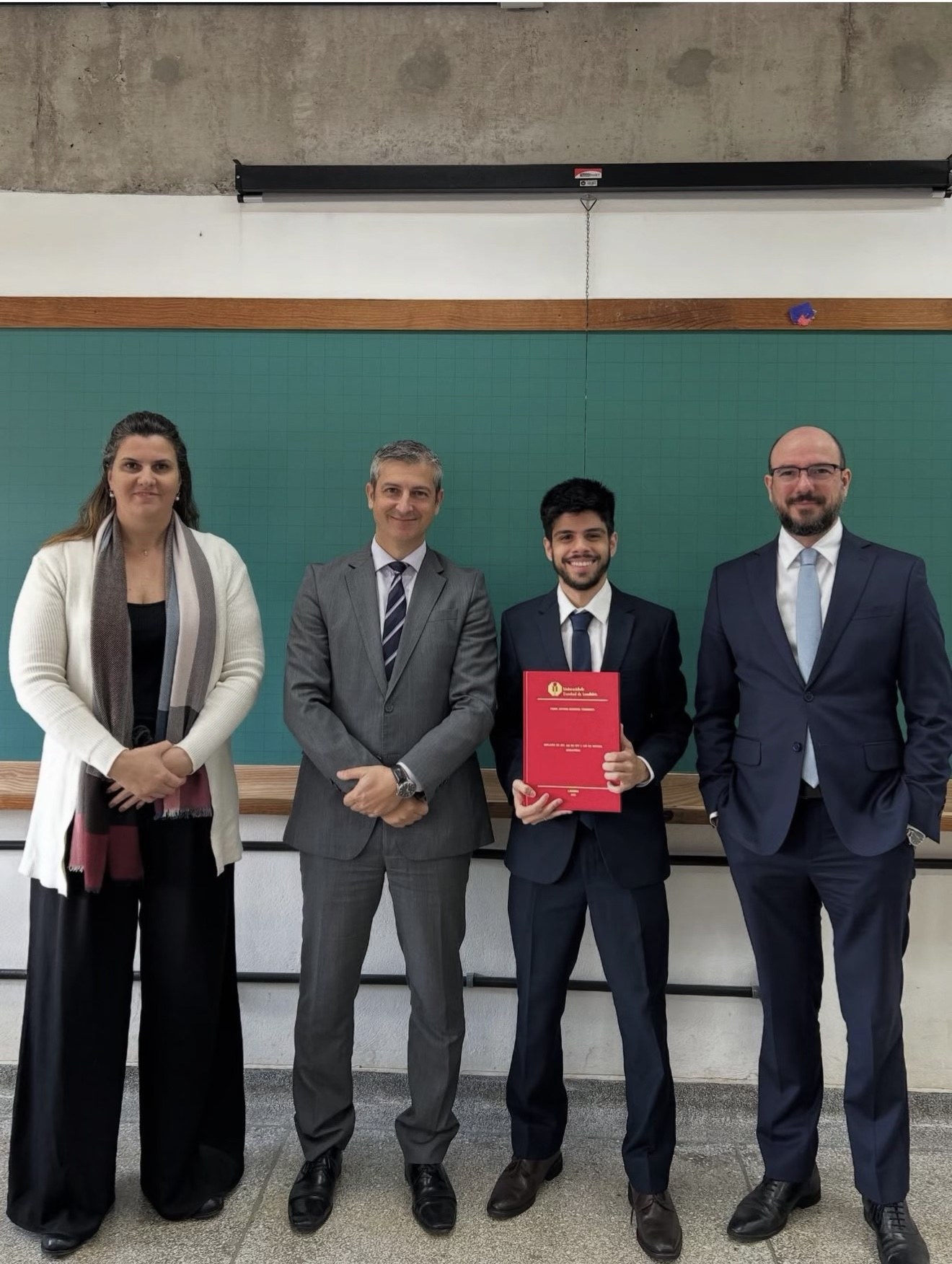 Pedro Antonio após a defesa do trabalho de conclusão de curso na UEL